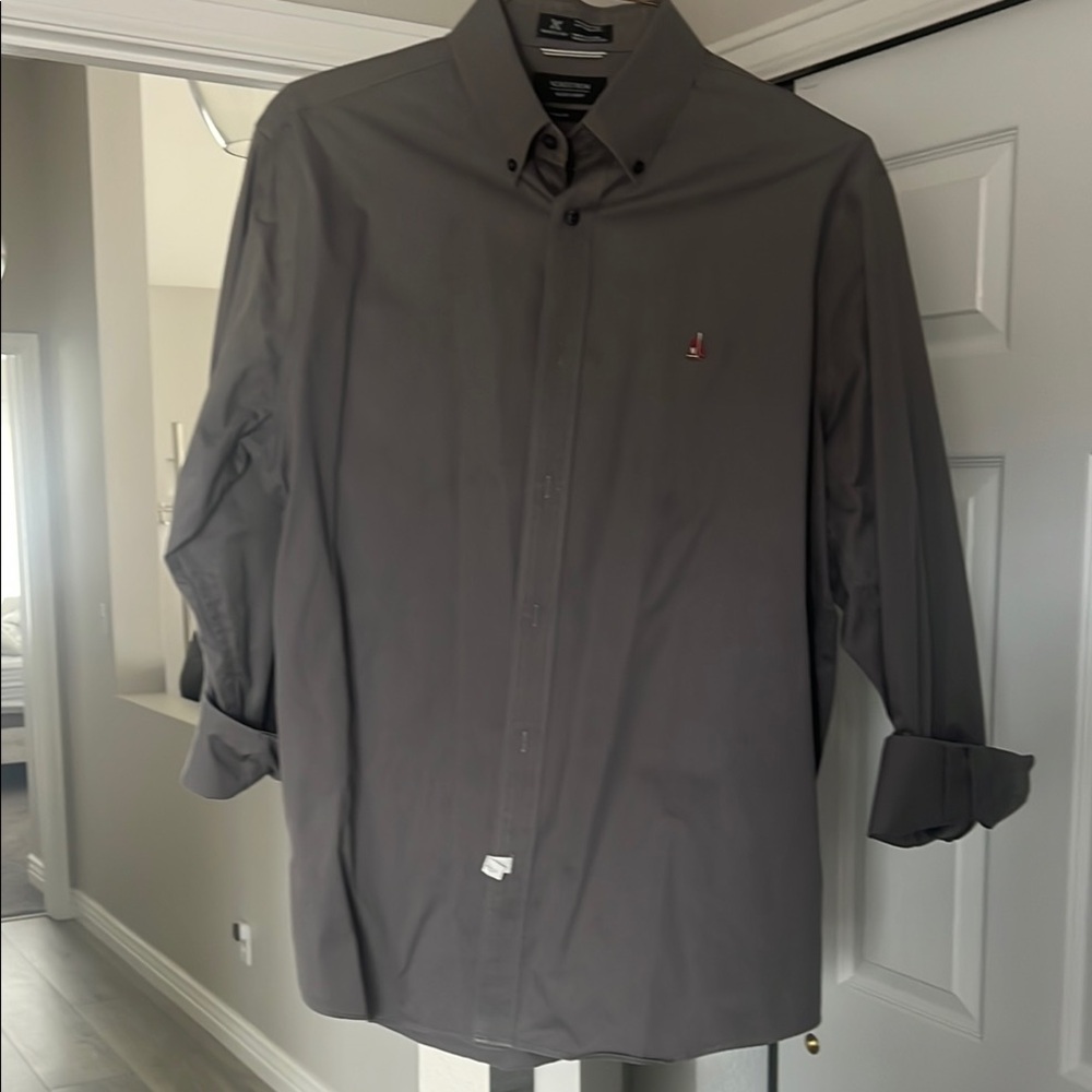 Men's Gray Button-Down Shirt